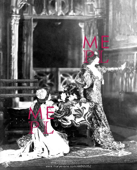 : SARAH BERNHARDT ON STAGE : SARAH BERNHARDT ON STAGE