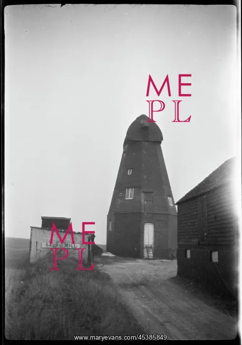 : Sarre Windmill, Canterbury Road, Sarre, Thanet, Kent : Sarre Windmill, Canterbury Road, Sarre, Thanet, Kent