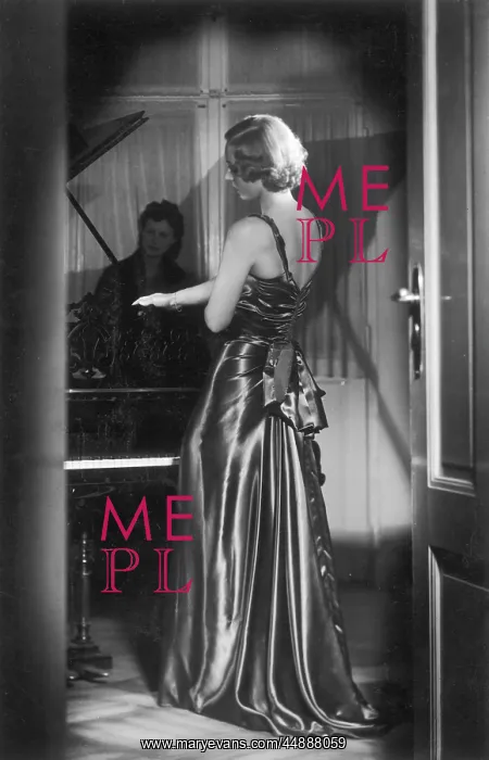 : SATIN EVENING DRESS / 30S : SATIN EVENING DRESS / 30S