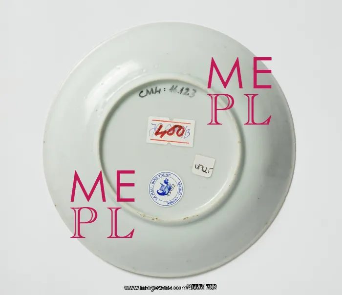: Saucer, underside : Saucer, underside