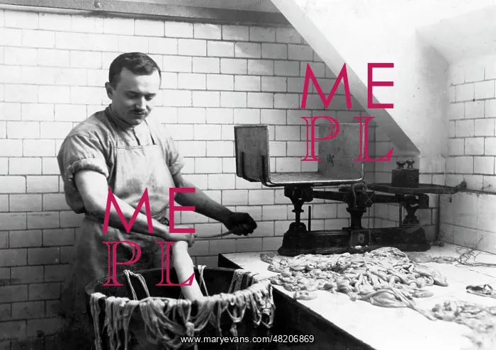 : Sausage production, 1916 : Sausage production, 1916