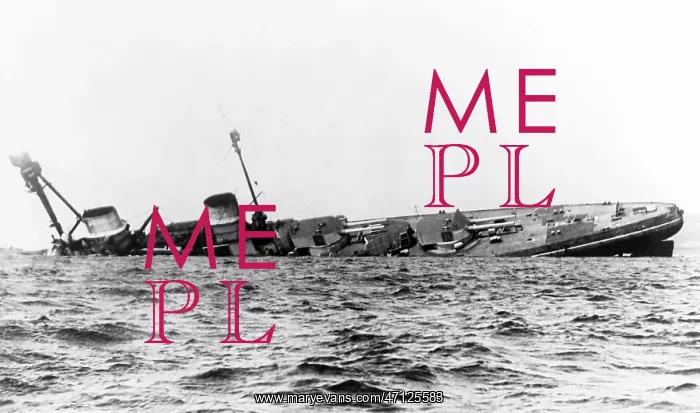 : Scapa Flow, Battle cruiser Derfflinger sinking : Scapa Flow, Battle cruiser Derfflinger sinking