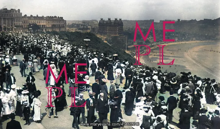 : SCARBOROUGH / CROWDED 1910 : SCARBOROUGH / CROWDED 1910