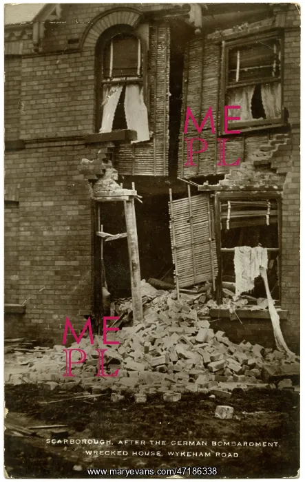 : Scarborough house wrecked 1914 : Scarborough house wrecked 1914