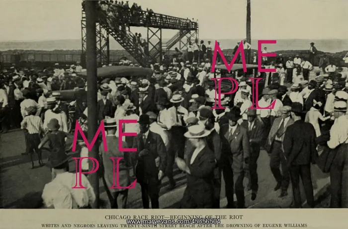 : Scene at the beginning of the Chicago Race Riot : Scene at the beginning of the Chicago Race Riot