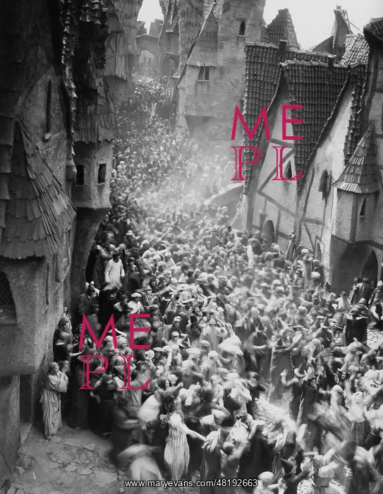 : Scene from Der Golem, 1915 : Scene from Der Golem, 1915