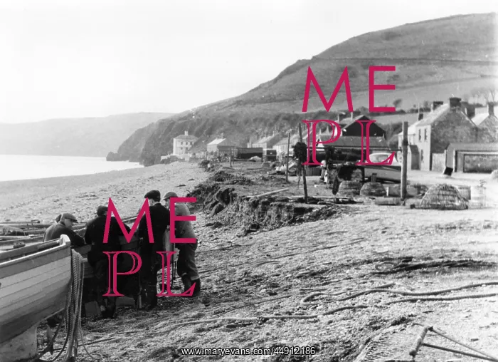 : Scene with fishermen at Beesands, Start Bay, Devon : Scene with fishermen at Beesands, Start Bay, Devon