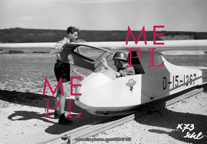 : Scene: A Flieger- HJ in a glider before the start, 1942 : Scene: A Flieger- HJ in a glider before the start, 1942