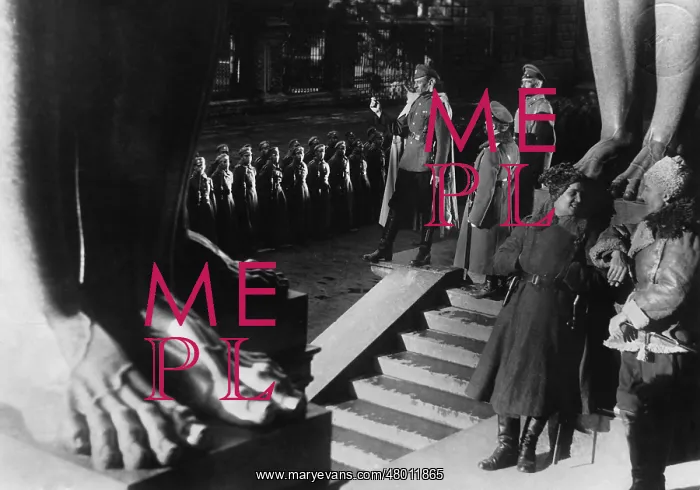  : Scene of October  /  Ten days that shook the world, 1927