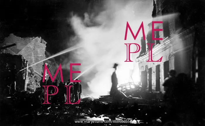 : Scene in Poplar High Street during the Blitz, WW2 : Scene in Poplar High Street during the Blitz, WW2