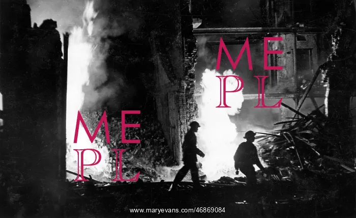 : Scene in Poplar High Street during the Blitz, WW2 : Scene in Poplar High Street during the Blitz, WW2