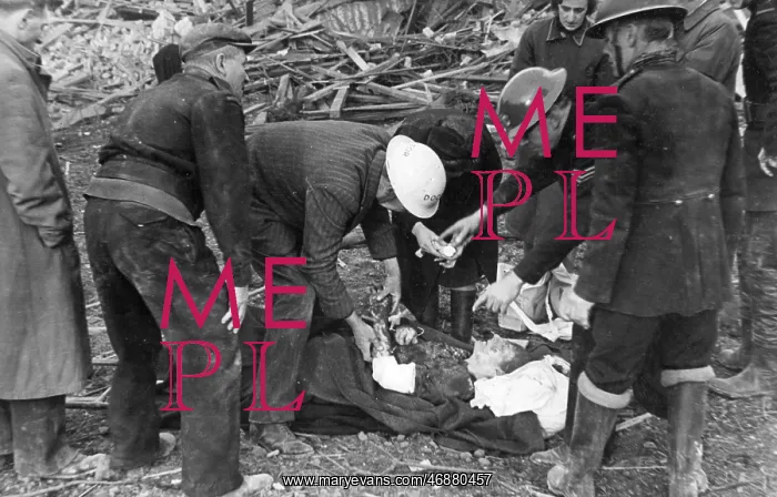 : Scene in Sherard Road, Eltham, WW2 : Scene in Sherard Road, Eltham, WW2