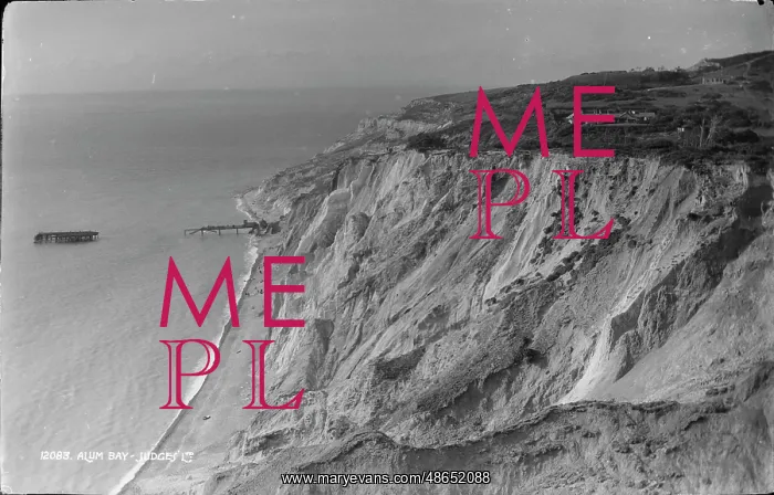 : Scenic View of Alum Bay : Scenic View of Alum Bay