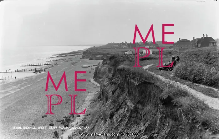 : Scenic View of Bexhill's West Cliff Walk : Scenic View of Bexhill's West Cliff Walk