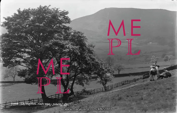 : Scenic View of Mam Tor in Castleton : Scenic View of Mam Tor in Castleton