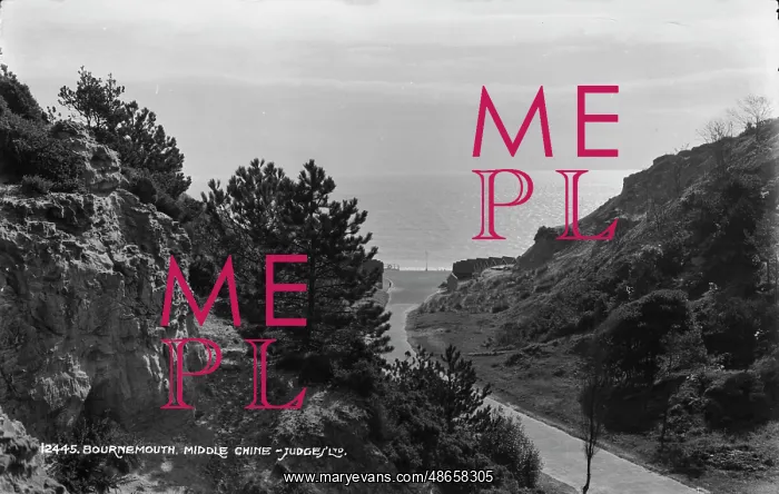 : Scenic View of Middle Chine, Bournemouth : Scenic View of Middle Chine, Bournemouth
