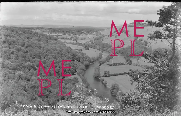 : Scenic View of the River Wye at Symonds Yat : Scenic View of the River Wye at Symonds Yat