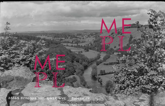 : Scenic View of the River Wye from Symonds Yat : Scenic View of the River Wye from Symonds Yat