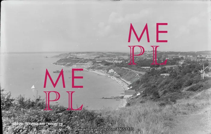 : Scenic View of Totland Bay : Scenic View of Totland Bay