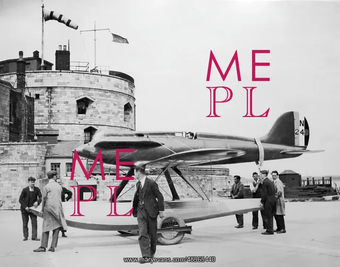 : The Schneider Trophy 1929 - Calshot Spit, England : The Schneider Trophy 1929 - Calshot Spit, England