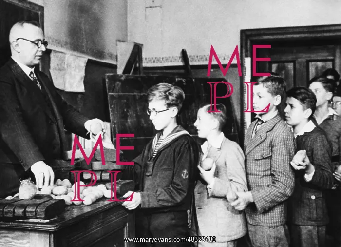 : School in Berlin, 1931 : School in Berlin, 1931