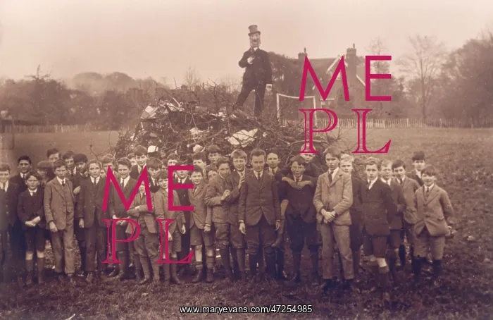 : School boys, bonfire and Guy : School boys, bonfire and Guy