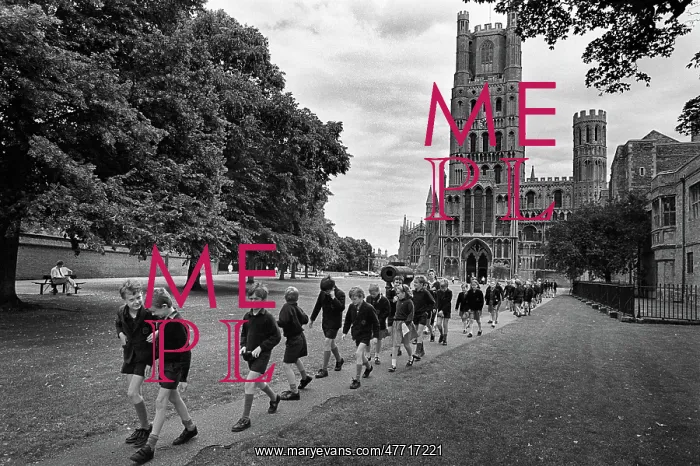 : School children Ely Cathedral : School children Ely Cathedral