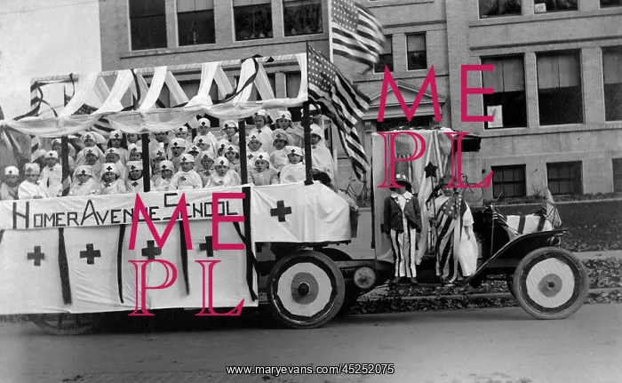 : School children on a float in the Second Liberty : School children on a float in the Second Liberty
