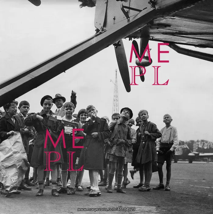 : School class visits the Junkers plant in Dessau, 1932 : School class visits the Junkers plant in Dessau, 1932