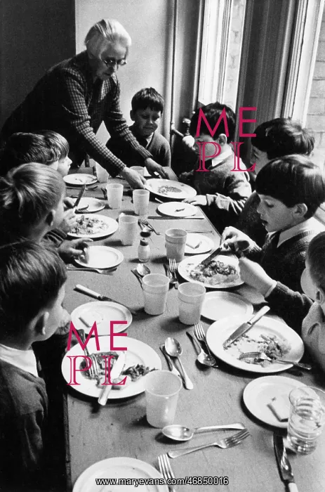  : SCHOOL DINNERS 1962