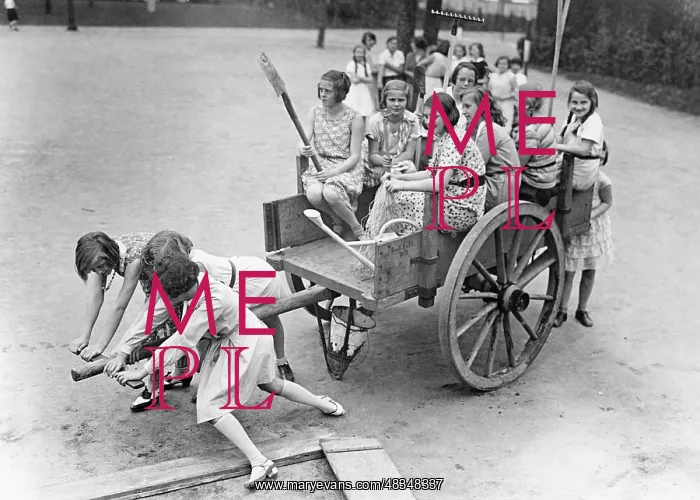 : School garden, 1931 : School garden, 1931