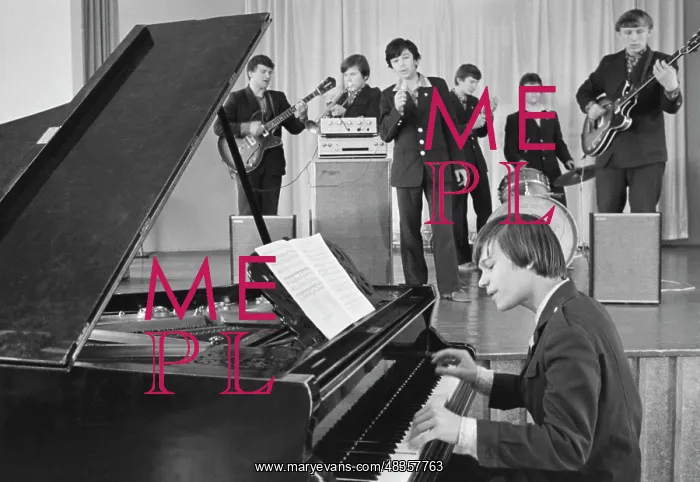 : School instrumental ensemble : School instrumental ensemble