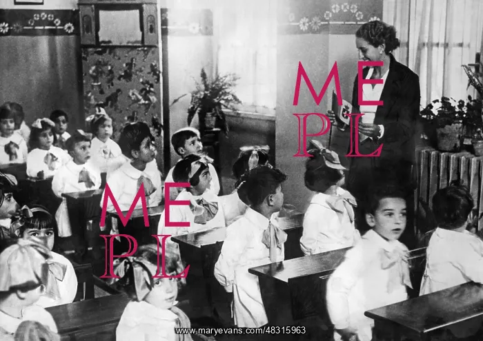 : School lessons in uniform at a primary school in Rome, 1934 : School lessons in uniform at a primary school in Rome, 1934