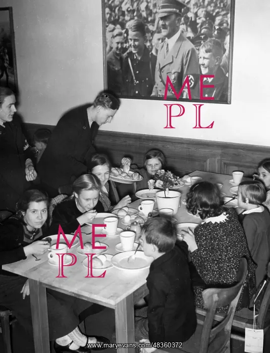 : School lunch, 1938 : School lunch, 1938