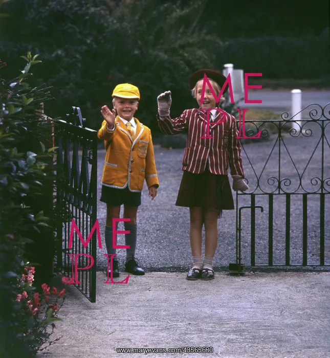 : SCHOOL UNIFORMS : SCHOOL UNIFORMS