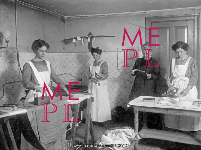 : School for women, 1911 : School for women, 1911