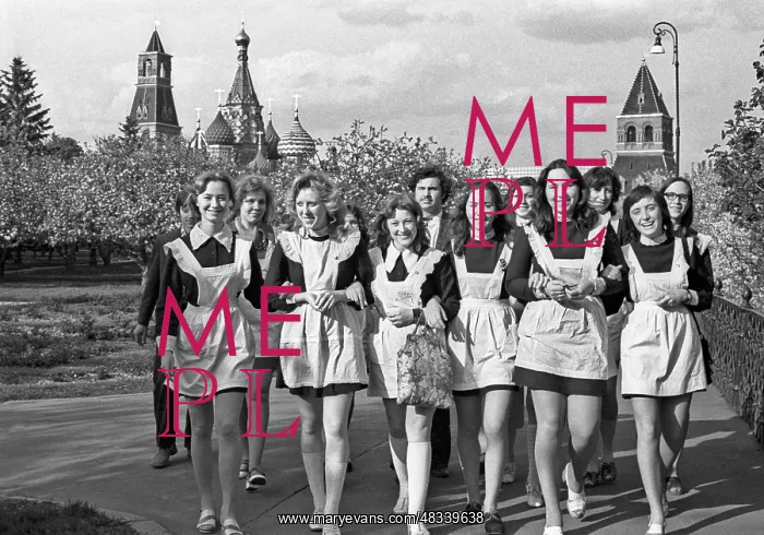 : Schoolchildren in Kremlin, 1976 : Schoolchildren in Kremlin, 1976