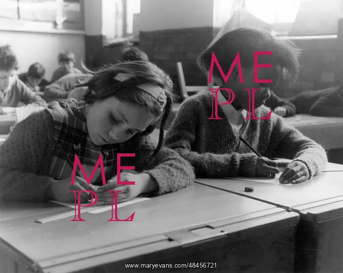 : TWO SCHOOLGIRLS IN CLASS : TWO SCHOOLGIRLS IN CLASS