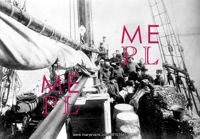  : Schroeder Strantz expedition on their research vessel