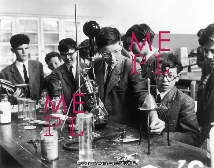 : SCIENCE CLASS 1960 : SCIENCE CLASS 1960