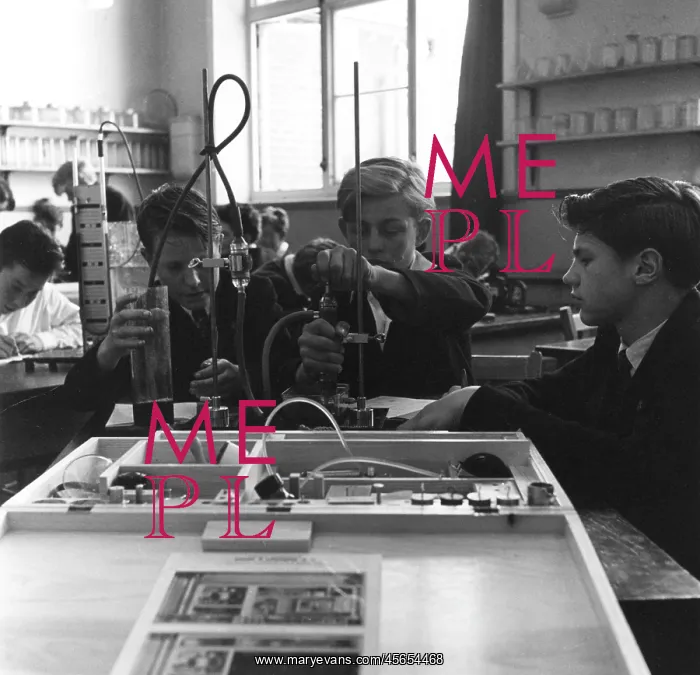  : SCIENCE LESSON / HAILSHAM