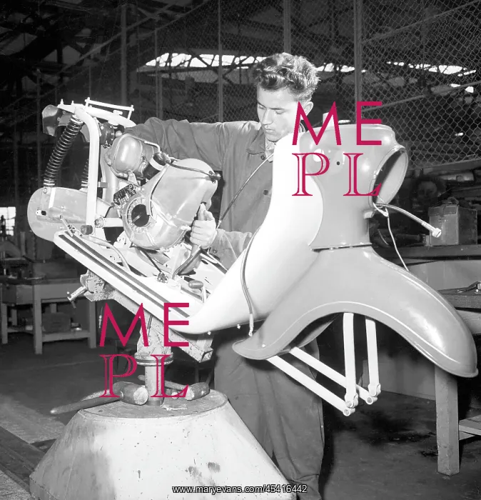: Scooter assembly - production - factory : Scooter assembly - production - factory
