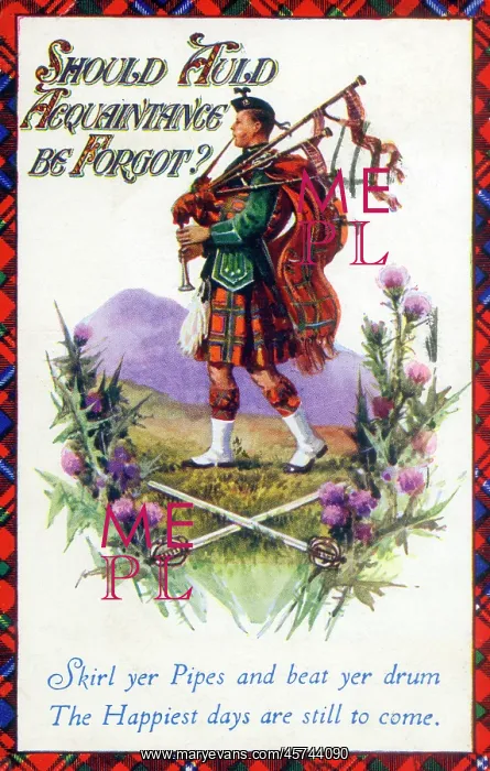 : A Scottish Highlander Piper plays Auld Lang Syne : A Scottish Highlander Piper plays Auld Lang Syne