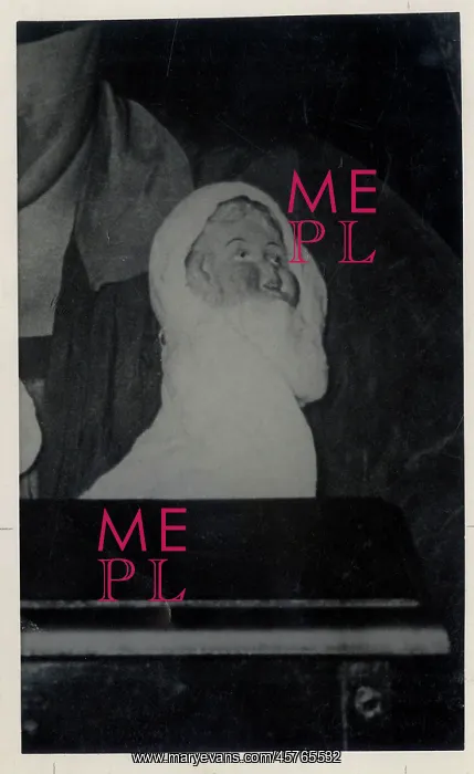 : Scottish medium Helen Duncan during seances : Scottish medium Helen Duncan during seances