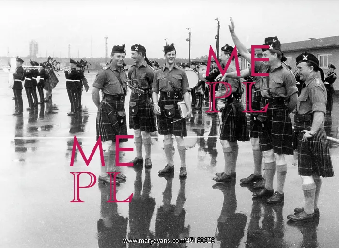 : Again Scottish military unit in Berlin : Again Scottish military unit in Berlin