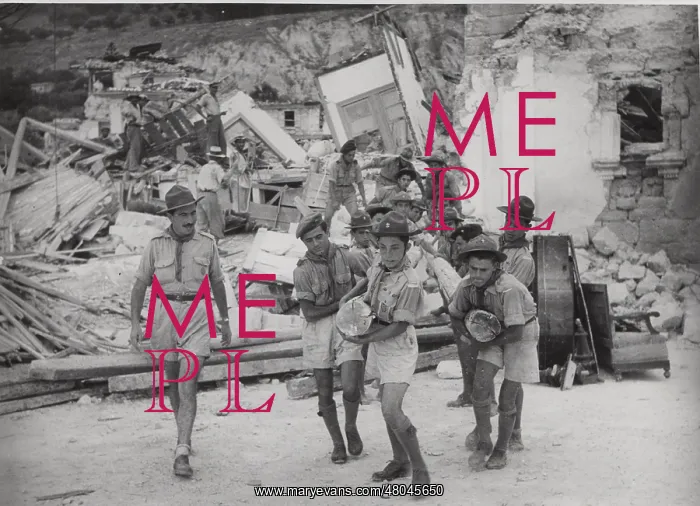 : Scouts clearing ruins in Zakynthos, Greece : Scouts clearing ruins in Zakynthos, Greece