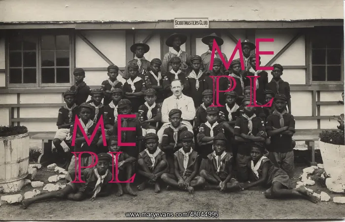 : Scouts and cubs from Ghana with their leader : Scouts and cubs from Ghana with their leader