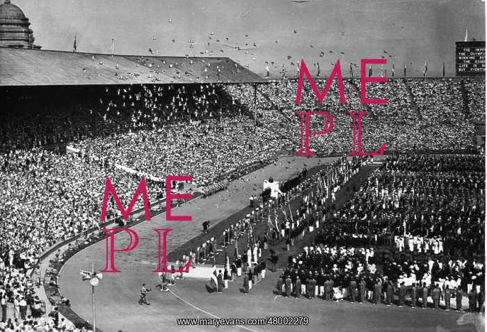 : Scouts releasing pigeons at Olympics : Scouts releasing pigeons at Olympics