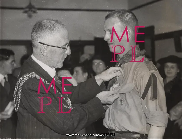 : Scouts during Wartime : Scouts during Wartime