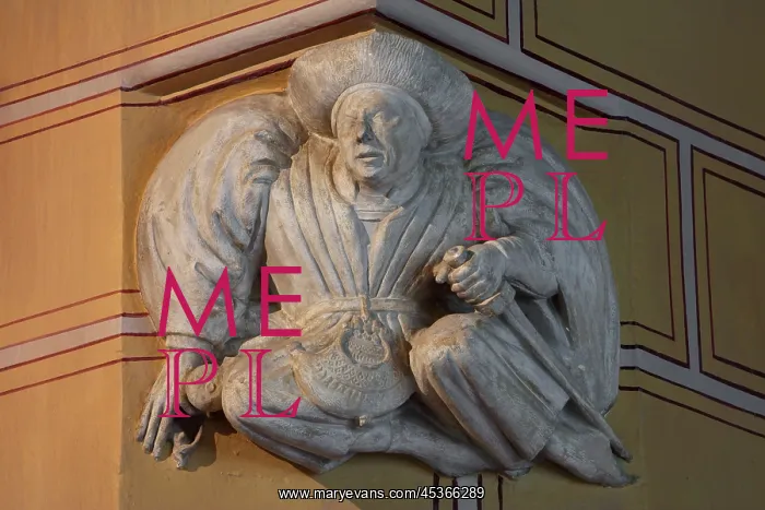 : Sculpted figure, Palais Jacques Coeur, Bourges, France : Sculpted figure, Palais Jacques Coeur, Bourges, France